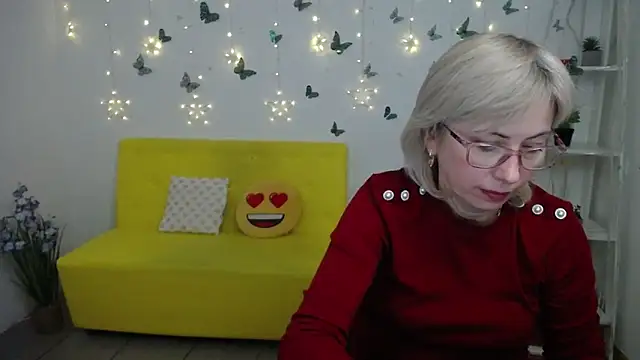 Snapshot of LaurenWishy chatting on 02-23-26, 06:03 LaurenWishy online show from 02-23-26, 06:03