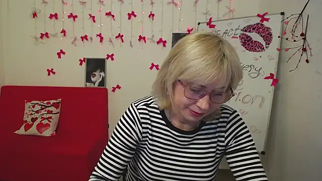 LaurenWishy online show from 03-10-26, 06:50