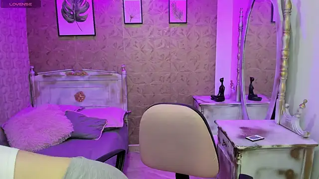 Isabela clk online show from 11-19-25, 07:03