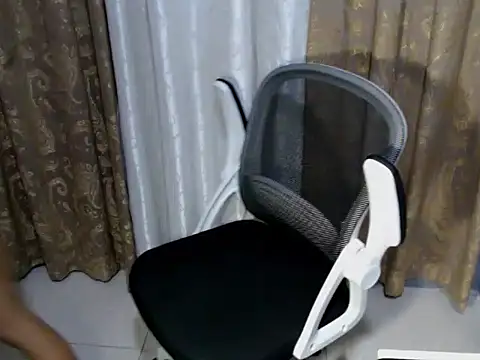 Snapshot of AmazingVivyoria69 chatting on 07-04-26, 07:04 AmazingVivyoria69 online show from 07-04-26, 07:04