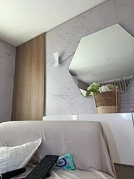 Snapshot of IsabelaStefano chatting on 02-14-26, 12:00 IsabelaStefano online show from 02-14-26, 12:00