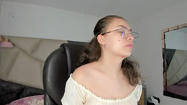 MarieTaylor  online show from 12-14-25, 06:35