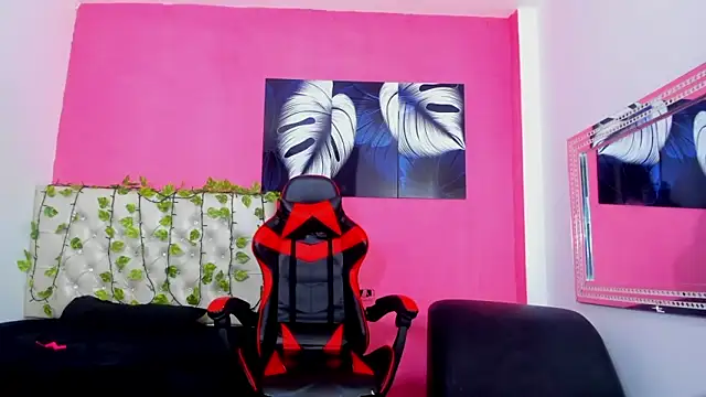 MiaAndTeylor online show from 11-20-25, 07:25