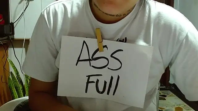 Snapshot of BICHT_VERY_DIRTY chatting on 11-19-25, 05:02 BICHT VERY DIRTY online show from 11-19-25, 05:02