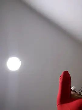 Laia torres1 online show from 12-18-25, 05:23