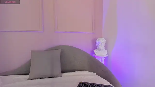 cleo johnson online show from 11-23-25, 08:41