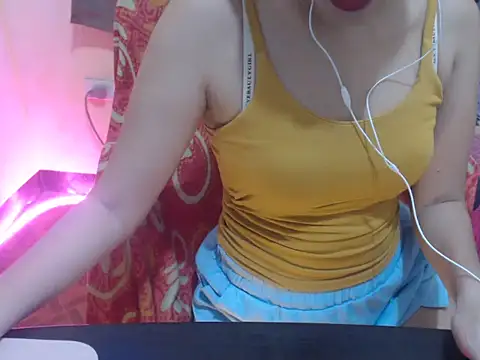 HotAsian Yazzi69 online show from 03-17-26, 04:32