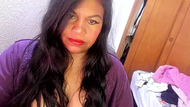 Snapshot of ebonycamelia chatting on 04-25-26, 09:01 ebonycamelia online show from 04-25-26, 09:01