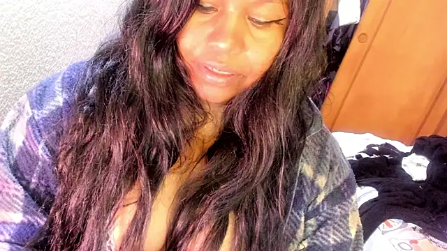 ebonycamelia online show from 04-15-26, 05:39