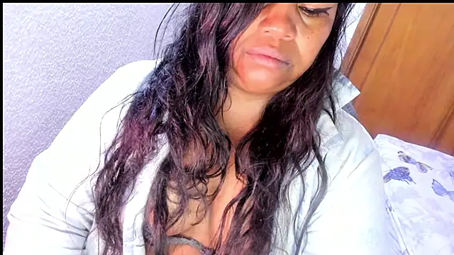 Snapshot of ebonycamelia chatting on 01-14-26, 10:08 ebonycamelia online show from 01-14-26, 10:08