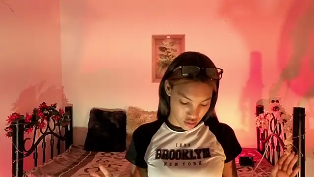 ginebra-n18 online show from 11-25-25, 12:44