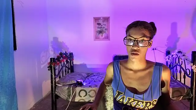 ginebra-n18 online show from 11-30-25, 03:29