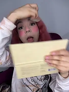 Valen-Foxx1 online show from 04-12-26, 05:44