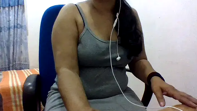 Snapshot of TricksySL chatting on 07-03-26, 02:34 TricksySL online show from 07-03-26, 02:34
