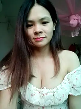 quynhquynh  online show from 12-22-25, 05:40