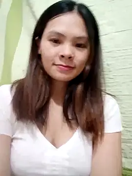 quynhquynh  online show from 11-22-25, 03:00