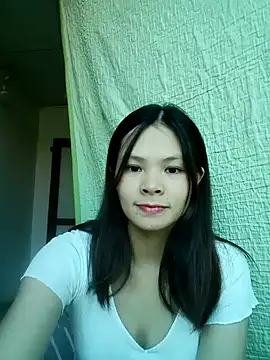 quynhquynh  online show from 11-23-25, 06:23