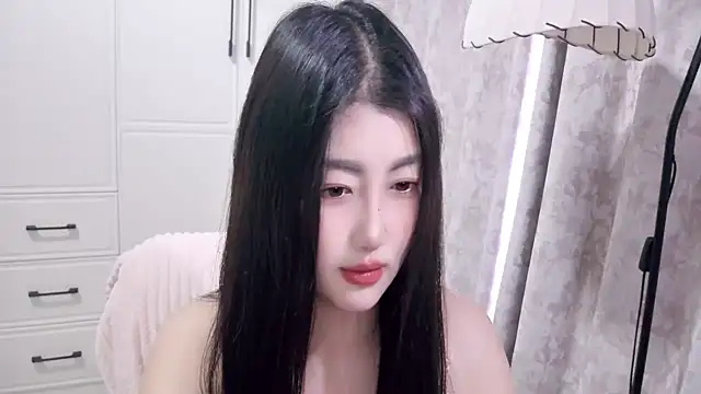 XIAOFENG-2025 online show from 07-18-26, 08:45