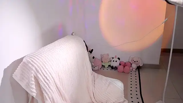 XIAOFENG-2025 online show from 03-31-26, 06:26