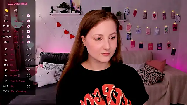 velvet cherry  online show from 03-26-26, 08:56