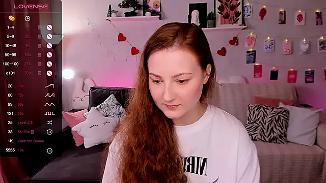 velvet cherry  online show from 04-19-26, 08:59