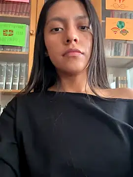 Snapshot of jadeeguti chatting on 11-19-25, 11:10 jadeeguti online show from 11-19-25, 11:10