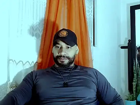 Snapshot of musclehetero chatting on 06-06-26, 06:40 musclehetero online show from 06-06-26, 06:40
