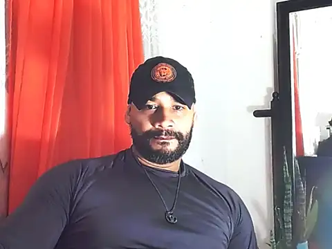 Snapshot of musclehetero chatting on 06-02-26, 06:24 musclehetero online show from 06-02-26, 06:24