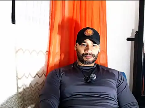 Snapshot of musclehetero chatting on 05-20-26, 08:11 musclehetero online show from 05-20-26, 08:11