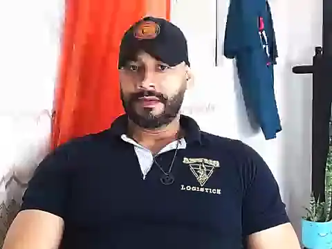 Snapshot of musclehetero chatting on 06-06-26, 07:08 musclehetero online show from 06-06-26, 07:08