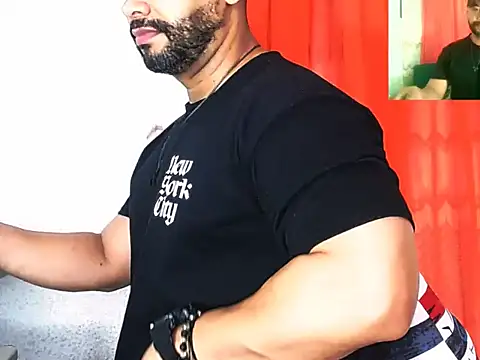 Snapshot of musclehetero chatting on 05-28-26, 04:57 musclehetero online show from 05-28-26, 04:57