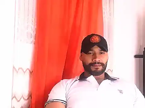 Snapshot of musclehetero chatting on 05-26-26, 05:22 musclehetero online show from 05-26-26, 05:22