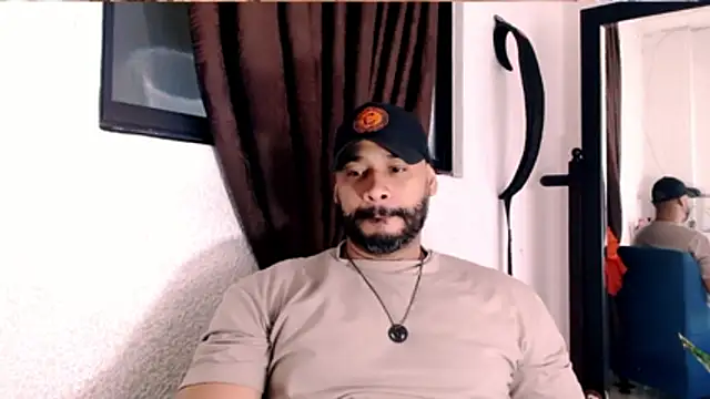 Snapshot of musclehetero chatting on 06-13-26, 06:06 musclehetero online show from 06-13-26, 06:06