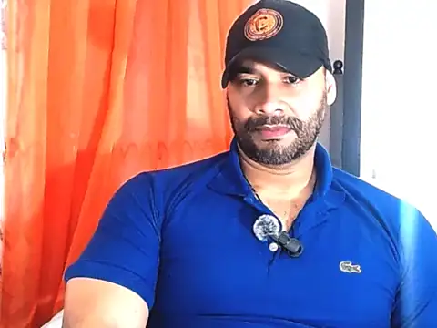 Snapshot of musclehetero chatting on 05-15-26, 02:20 musclehetero online show from 05-15-26, 02:20