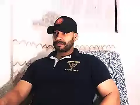 Snapshot of musclehetero chatting on 05-23-26, 01:59 musclehetero online show from 05-23-26, 01:59