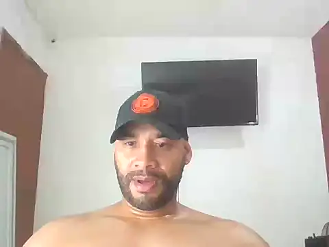 musclehetero online show from 12-20-25, 09:50