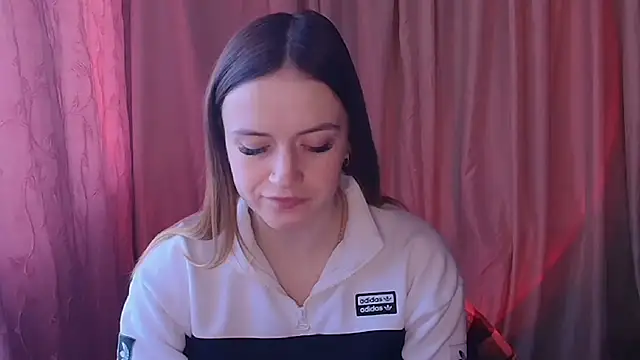 Snapshot of Illa_May chatting on 02-28-26, 11:32 Illa May online show from 02-28-26, 11:32