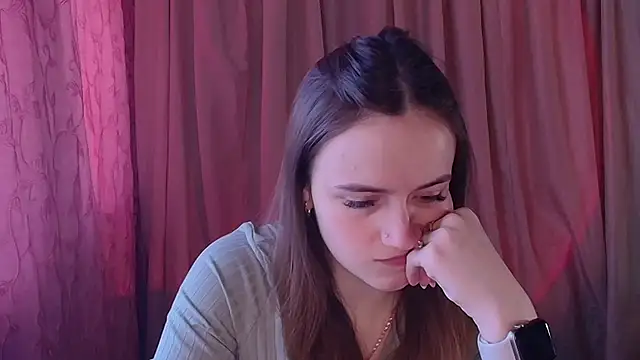 Snapshot of Illa_May chatting on 02-04-26, 08:20 Illa May online show from 02-04-26, 08:20