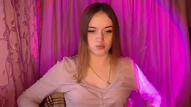 Illa May online show from 12-18-25, 07:24