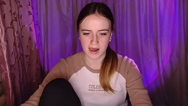 Snapshot of Illa_May chatting on 01-31-26, 07:23 Illa May online show from 01-31-26, 07:23