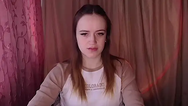 Snapshot of Illa_May chatting on 02-12-26, 06:57 Illa May online show from 02-12-26, 06:57