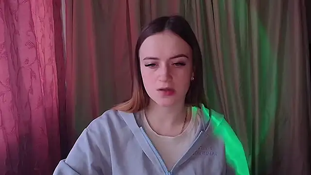 Snapshot of Illa_May chatting on 02-05-26, 08:32 Illa May online show from 02-05-26, 08:32