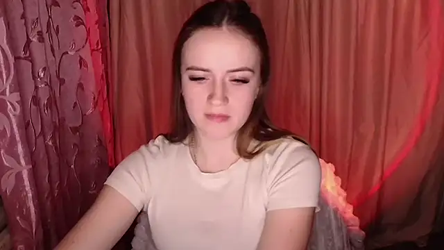 Snapshot of Illa_May chatting on 02-04-26, 08:26 Illa May online show from 02-04-26, 08:26