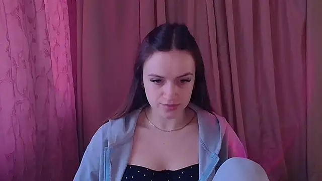 Snapshot of Illa_May chatting on 02-20-26, 07:43 Illa May online show from 02-20-26, 07:43