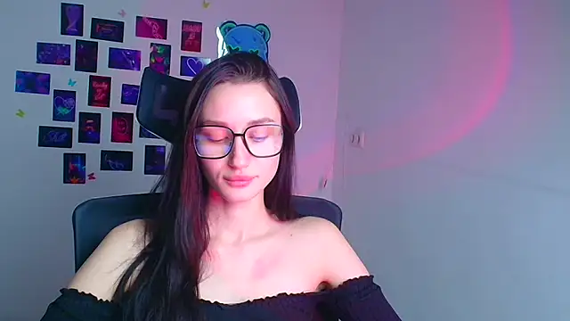 Stella XO online show from 12-20-25, 06:38