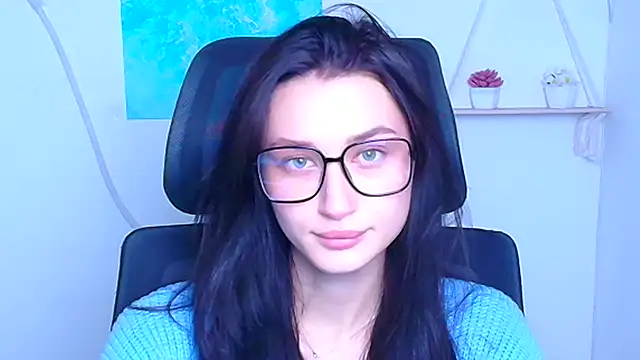 Stella XO online show from 11-25-25, 06:25