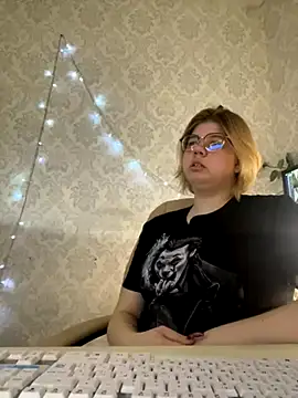 KrisRoyal online show from 11-21-25, 09:30