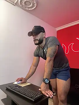 Snapshot of Mike_savage3 chatting on 02-03-26, 12:21 Mike savage3 online show from 02-03-26, 12:21