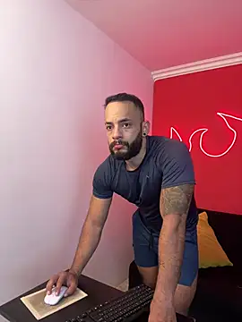 Snapshot of Mike_savage3 chatting on 02-13-26, 12:05 Mike savage3 online show from 02-13-26, 12:05