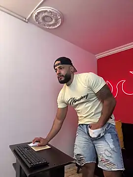 Snapshot of Mike_savage3 chatting on 02-04-26, 12:11 Mike savage3 online show from 02-04-26, 12:11